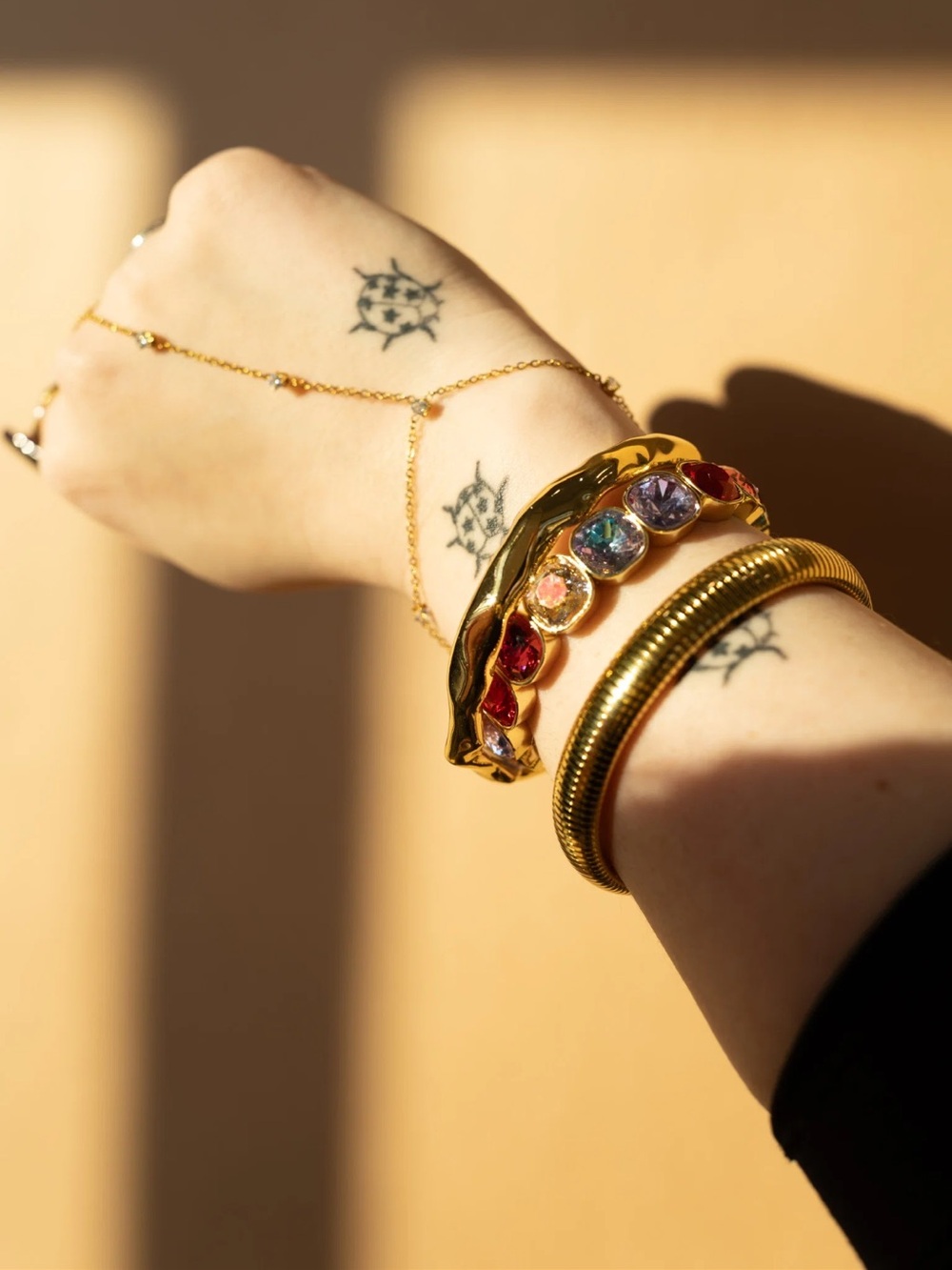 Gold Tone Red Purple Pink Blue Mix Gem Crystal Jeweled Accent Stretch Bracelet